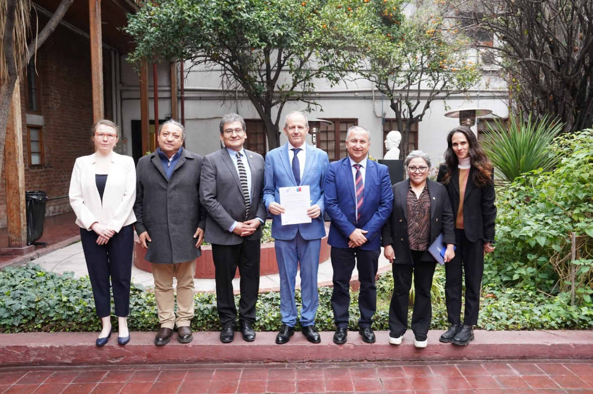 CRUCH e INACH firman acuerdo para crear la Alianza Interuniversitaria Chile Antártico