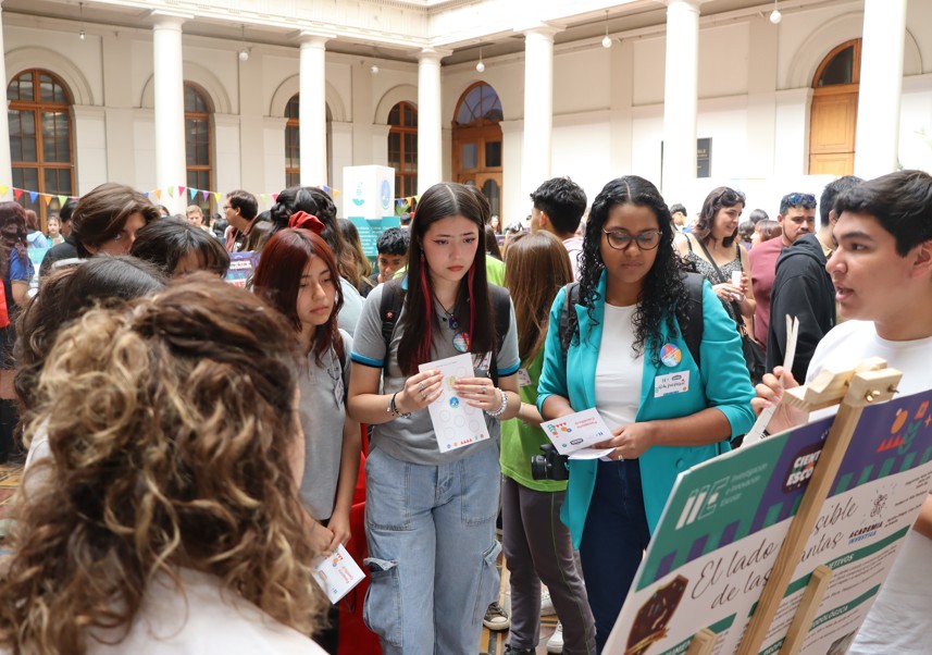 Jóvenes Explora transforman su curiosidad científica en camino universitario